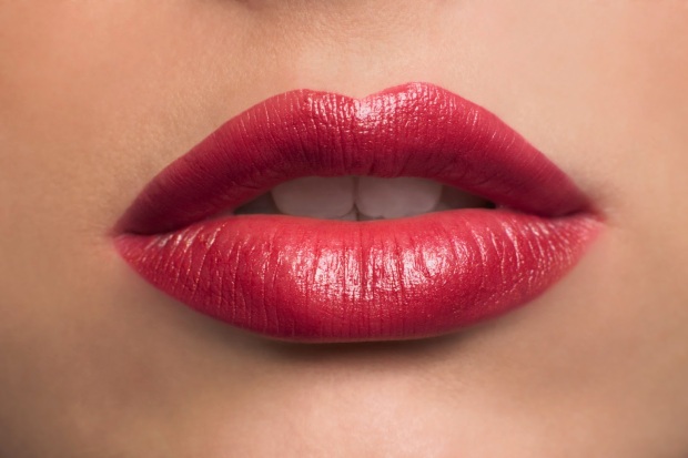 woman-lips
